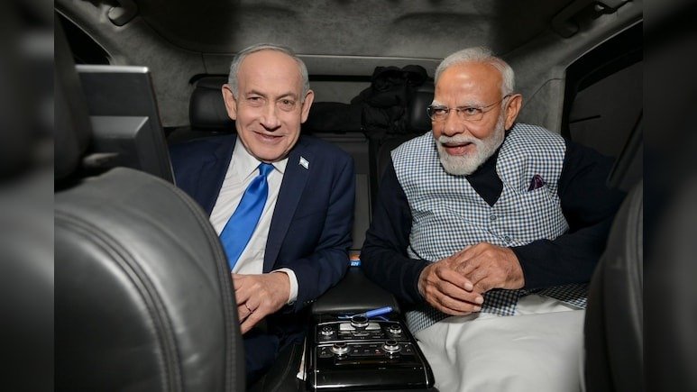 PM Modi and Netanyahu Share Ride to Tech Expo