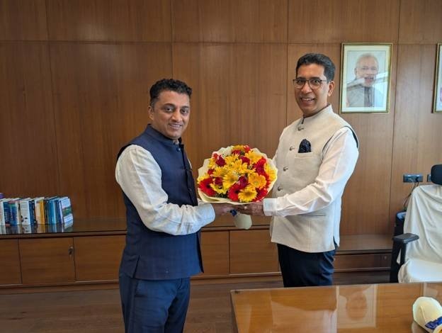 1992-Batch IAS Officer Narendra Bhooshan Takes Charge as Secretary, Department of Land Resources