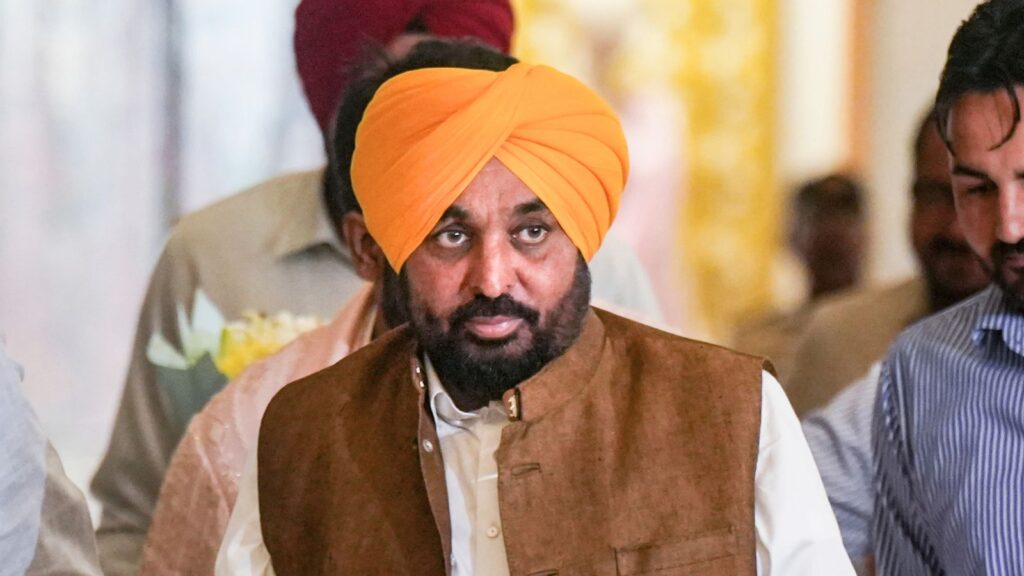 “Fake Turban” Jibe Triggers Row Between Punjab and Haryana Chief Ministers