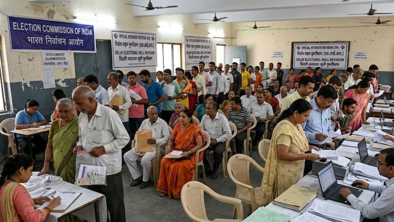 Delhi Election Office Resolves 20 Lakh Voter List Discrepancies Ahead of Final Roll Deadline