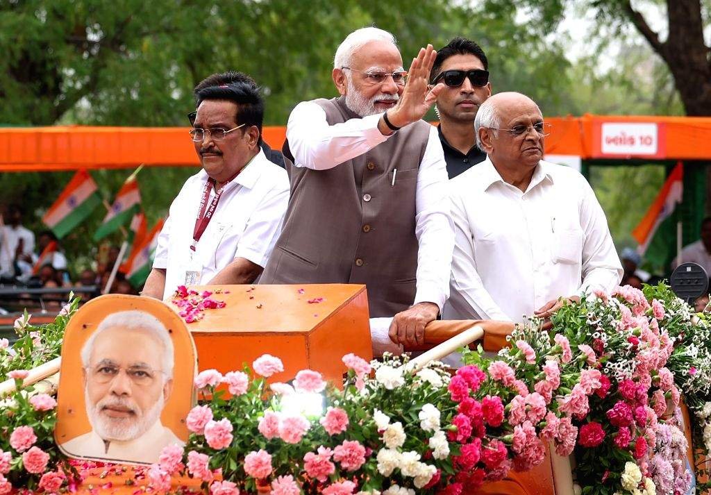 Prime Minister Launches Major Infrastructure Projects and PM-KISAN Disbursement During Gujarat Visit
